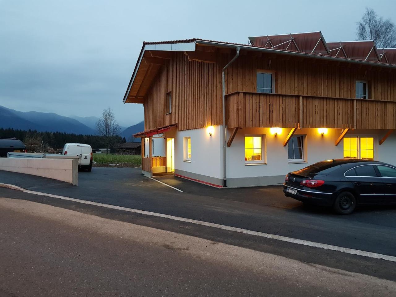Gaestehaus Am Hahnenkamm Reutte Luaran gambar
