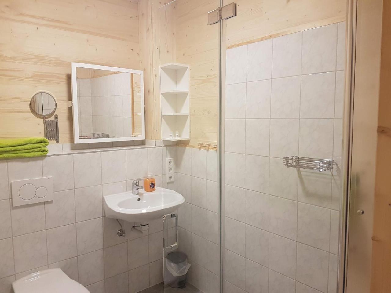 Gaestehaus Am Hahnenkamm Reutte Luaran gambar